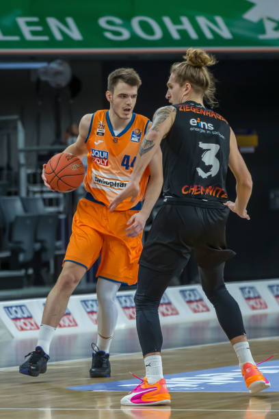 通过转会收 通过转会收